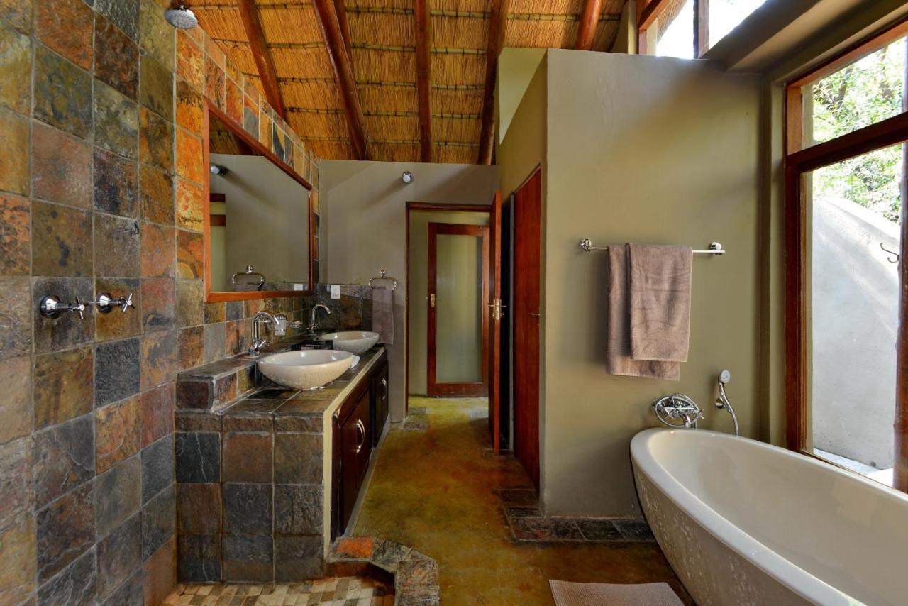 Black Rhino Game Lodge Pilanesberg Bagian luar foto